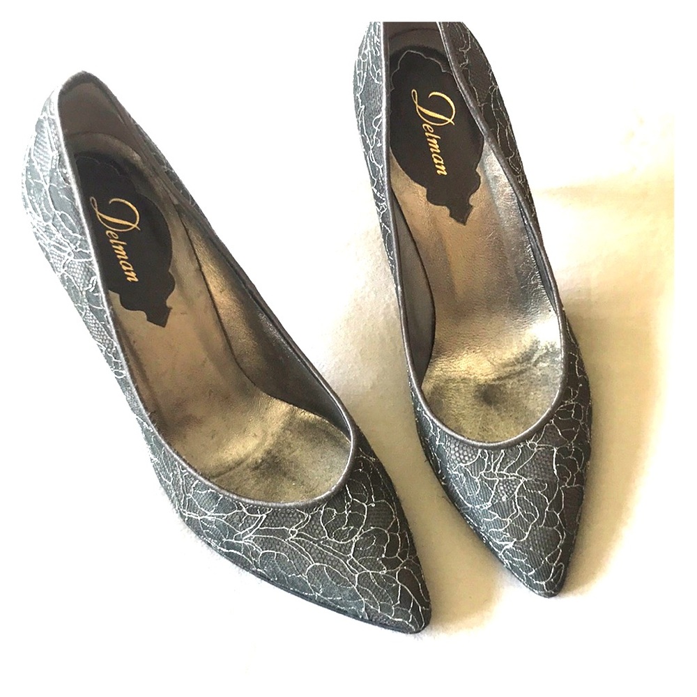 Delman pumps